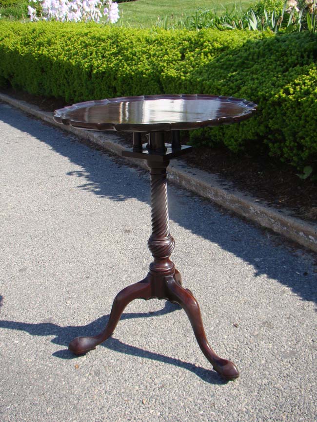 A George III period Mahogany Tilt-Top Tripod Table with Piecrust top and birdcage support circa 1760 — image 4